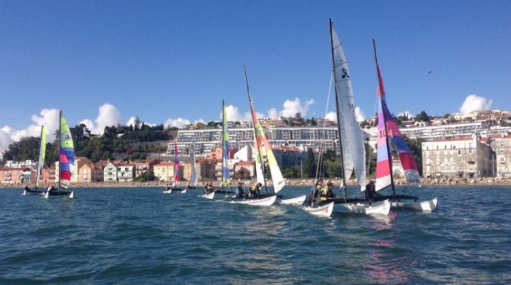 Foto de regata em Algés promovida pela APCHC